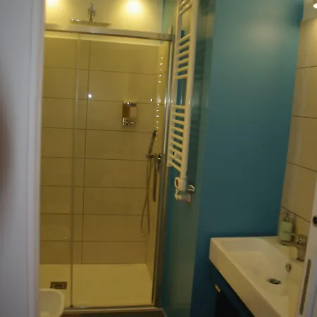 Travel House Gasthuis 4*