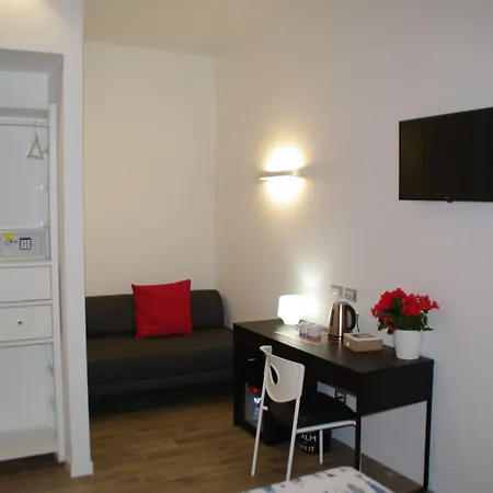 Travel House Pensionat 4*